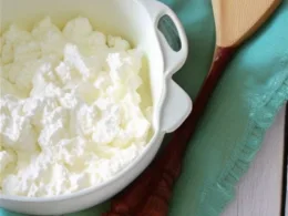 Jak zrobić domowy twarożek z mleka